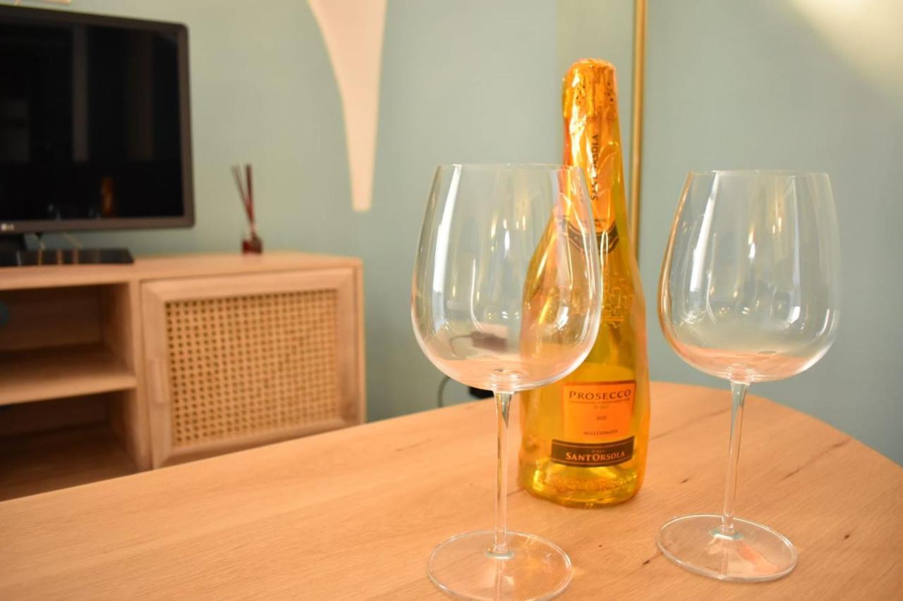 Apartament La Casa Sul Teatro Neapol Zewnętrze zdjęcie