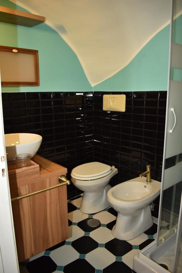 Apartament La Casa Sul Teatro Neapol Zewnętrze zdjęcie